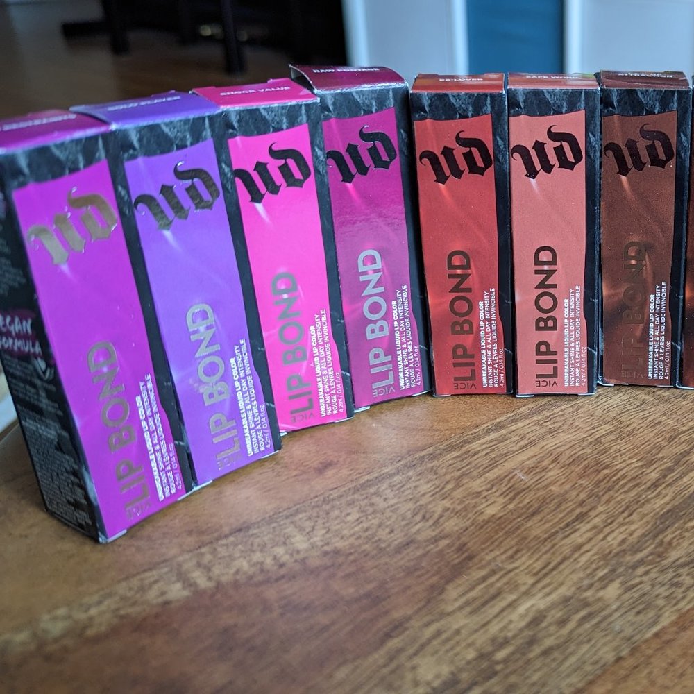 Urban Decay Vice Lip Bond Glossy Liquid Lipstick - BRAND NEW - Law of Attraction
